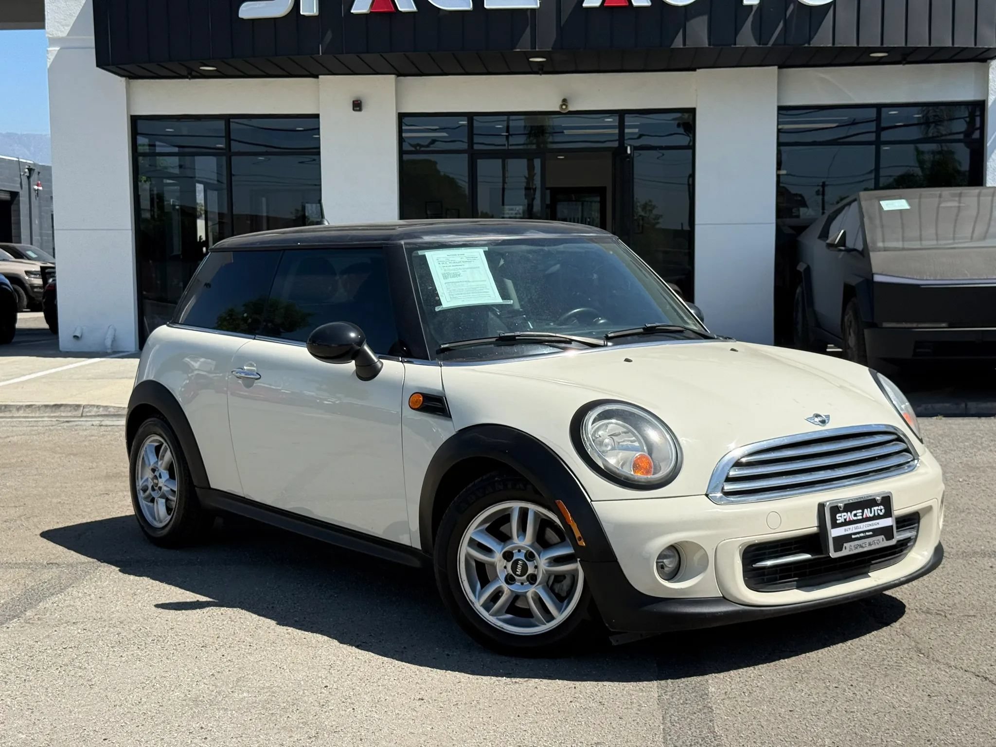 Used 2013 MINI Cooper Hardtop FWD image 1