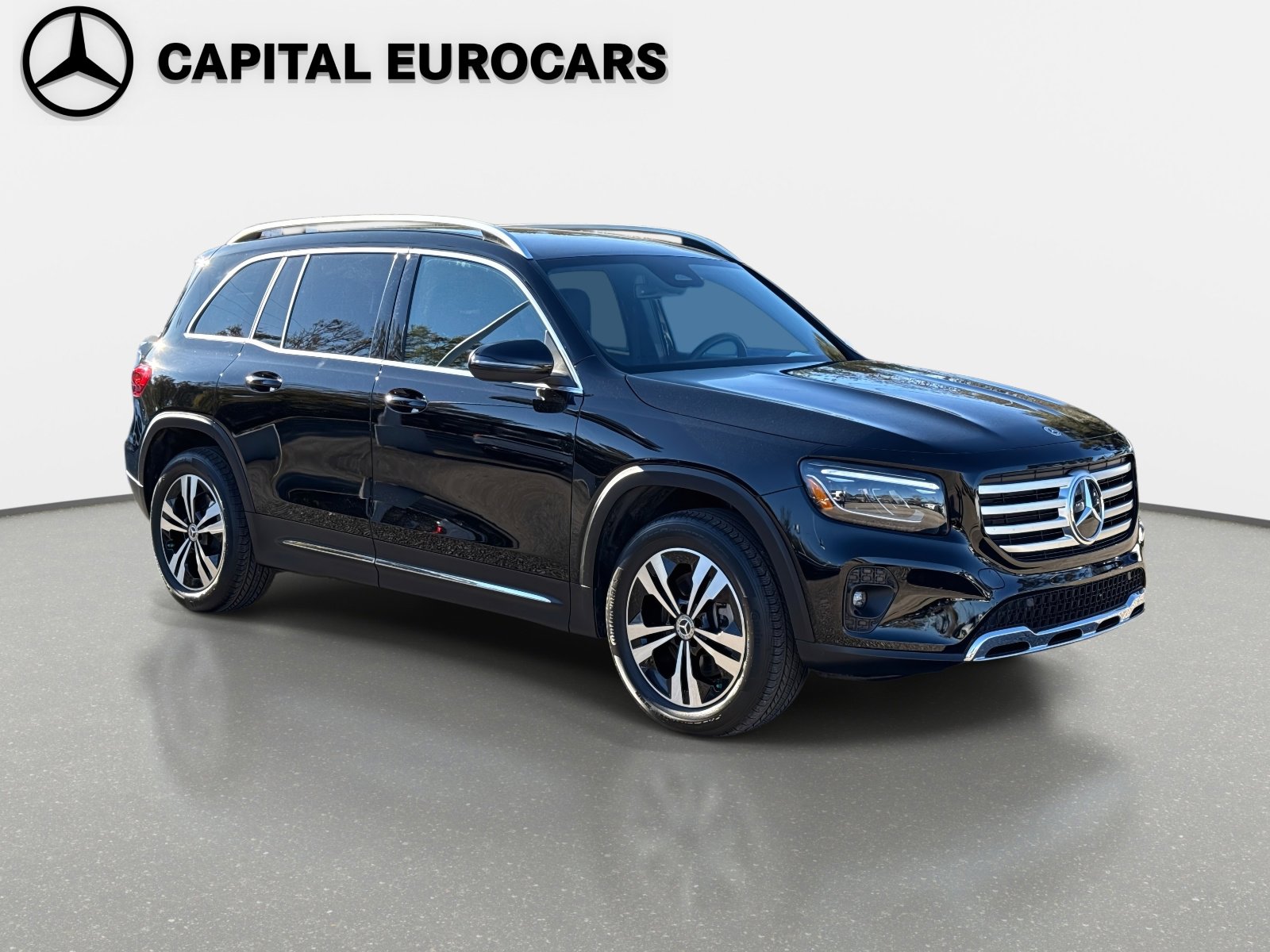 Used 2025 Mercedes-Benz GLB 250 image 3