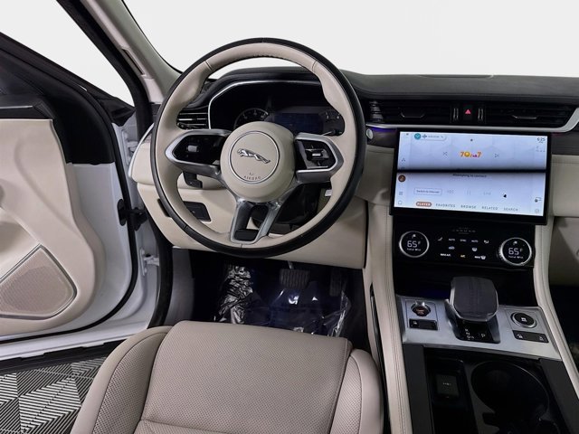 Used 2023 Jaguar F-PACE S image 25