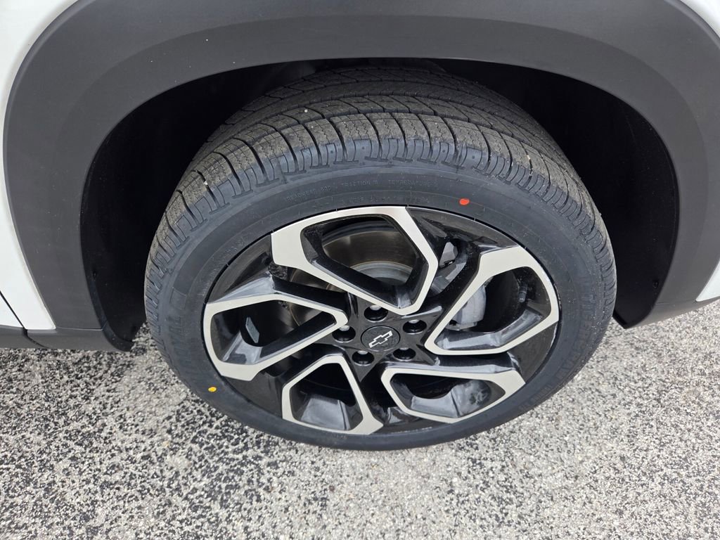 Certified 2024 Chevrolet Trax RS w/ Driver Confidence Package FWD image 18