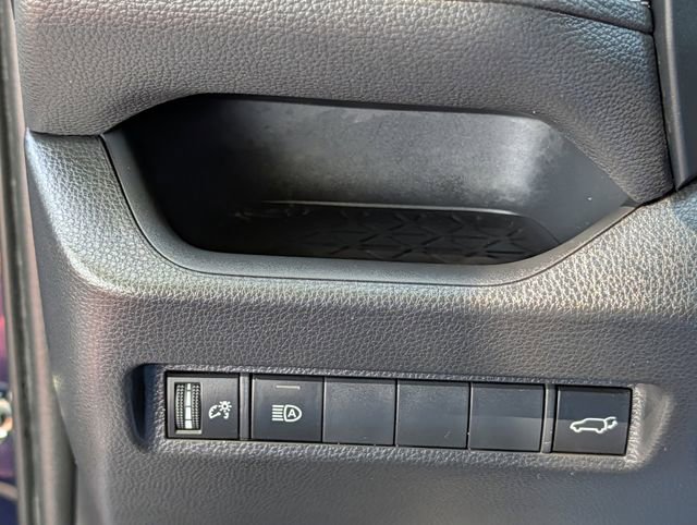Used 2023 Toyota RAV4 XLE Premium image 23