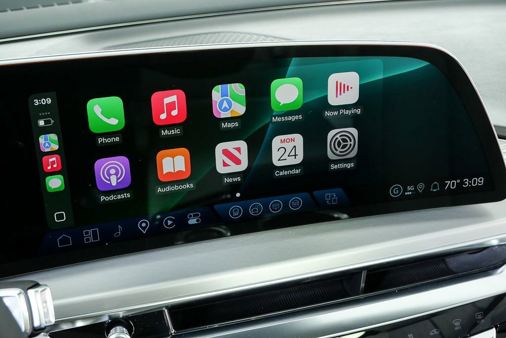 New 2026 Cadillac Lyriq Sport image 15