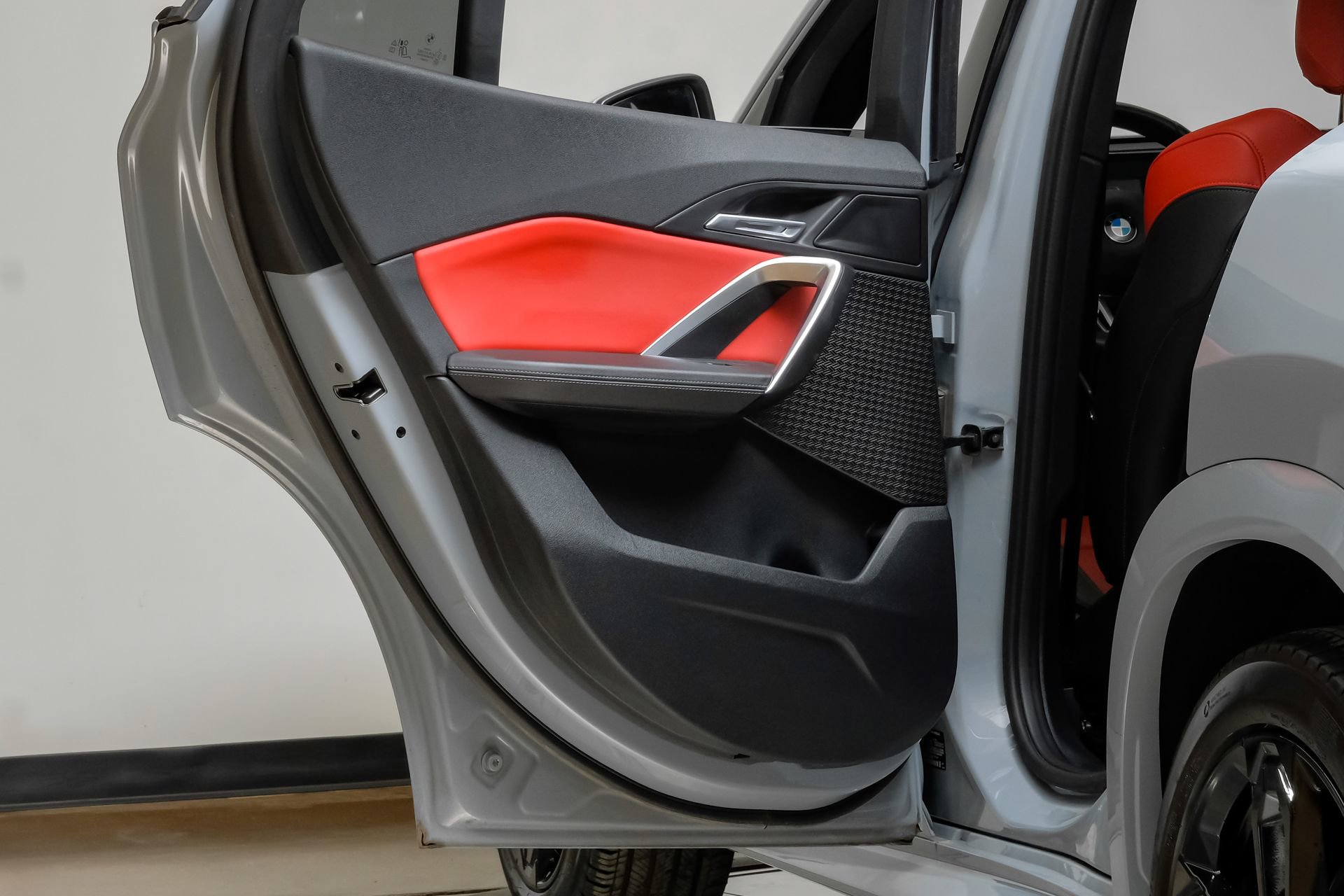 Used 2025 BMW X2 xDrive28i image 44