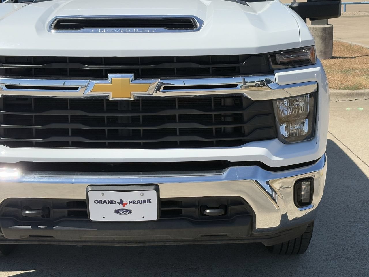 Used 2025 Chevrolet Silverado 2500 LT w/ Convenience Package AWD/4WD image 10