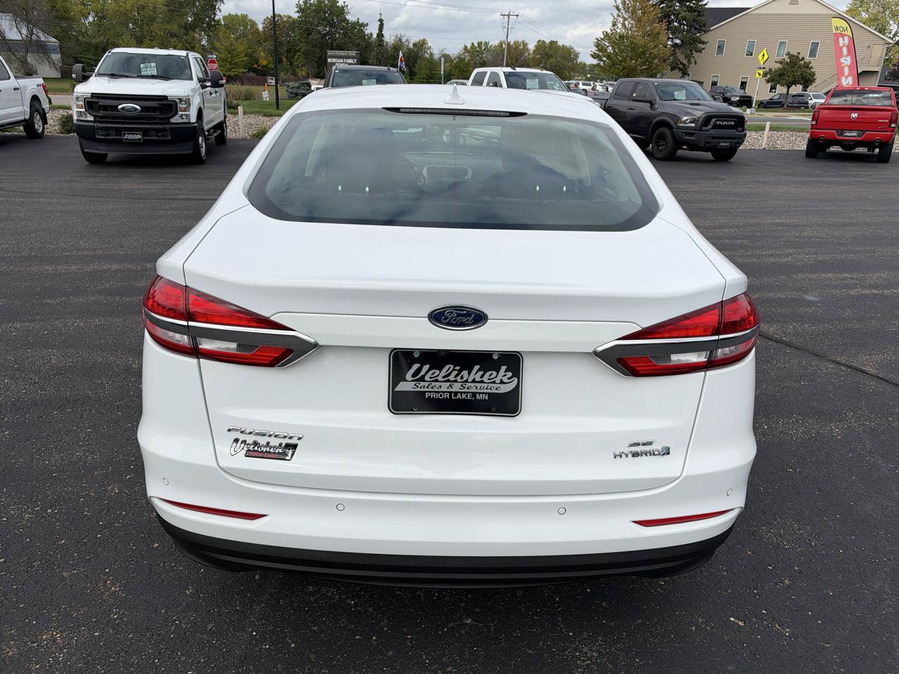 Used 2019 Ford Fusion SE FWD image 4