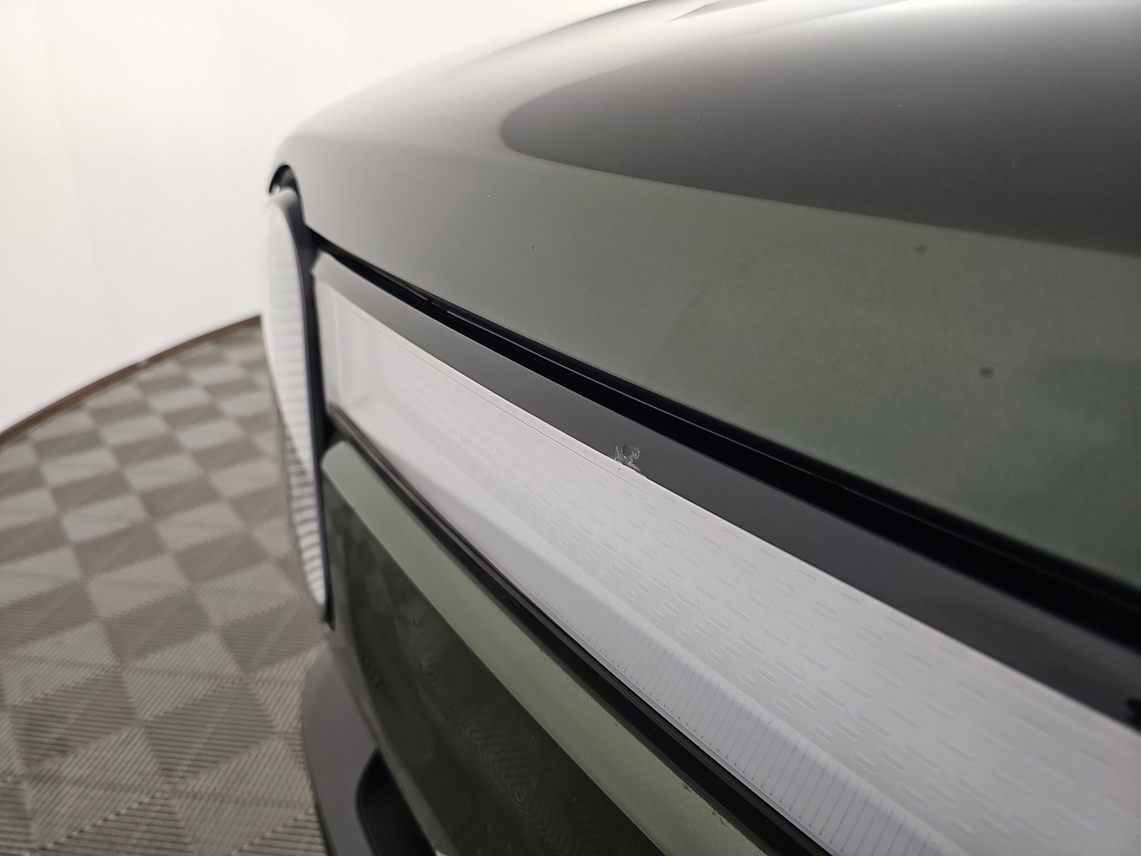 Used 2023 Rivian R1S Adventure AWD/4WD image 33