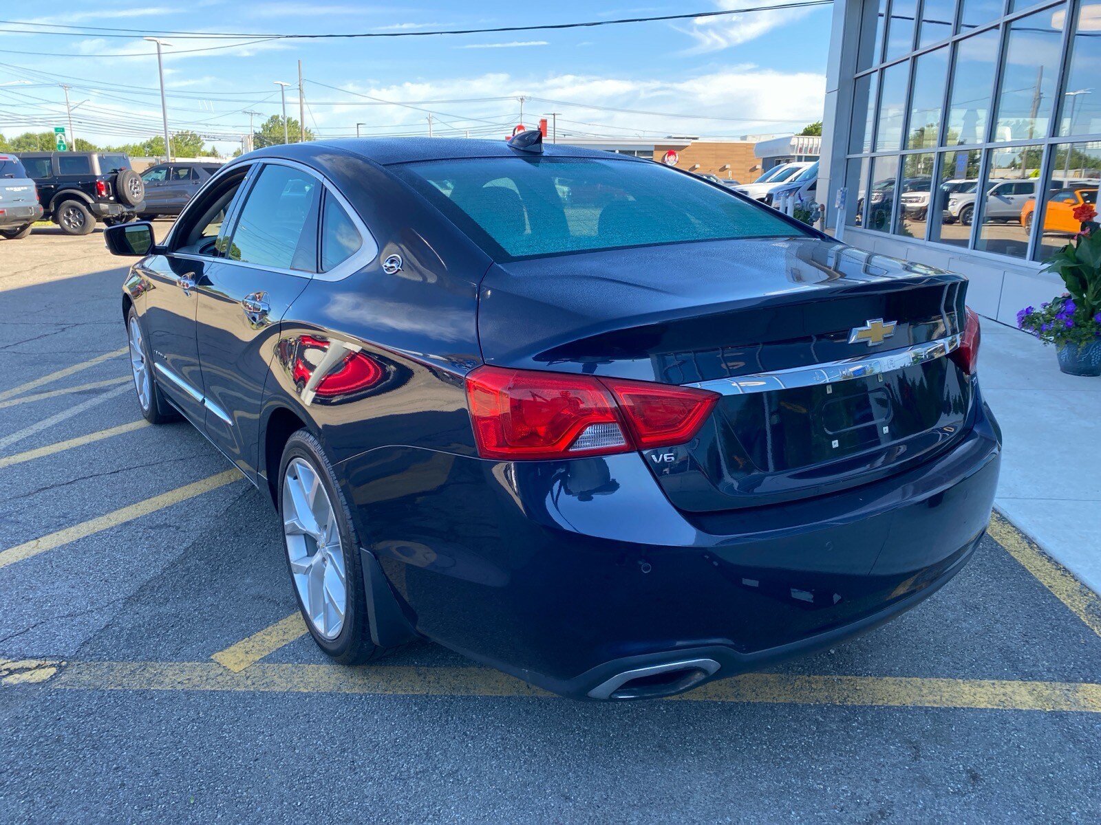 Used 2015 Chevrolet Impala LTZ FWD image 4