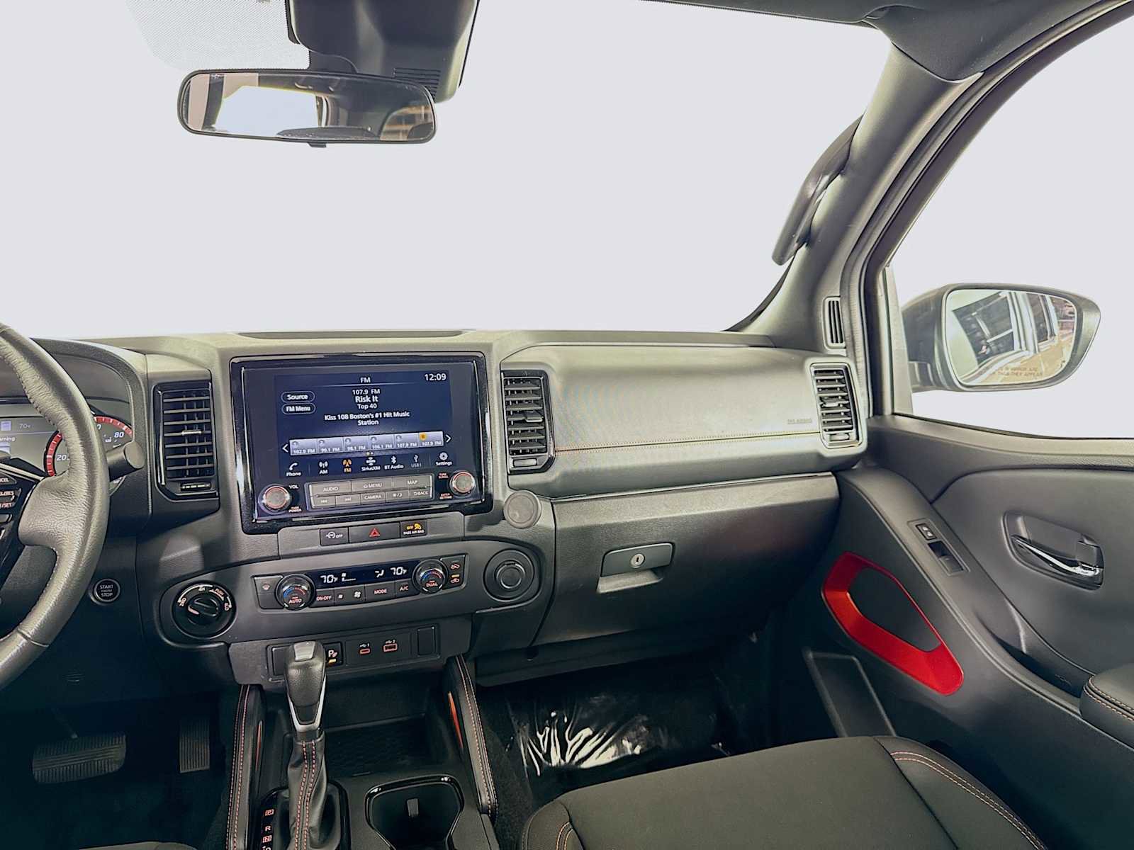 Used 2024 Nissan Frontier PRO-4X w/ Technology Package image 28