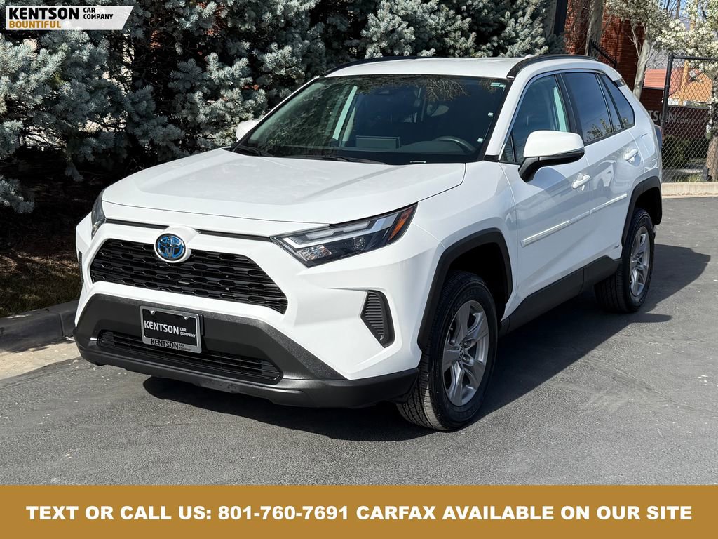 Used 2024 Toyota RAV4 LE image 9