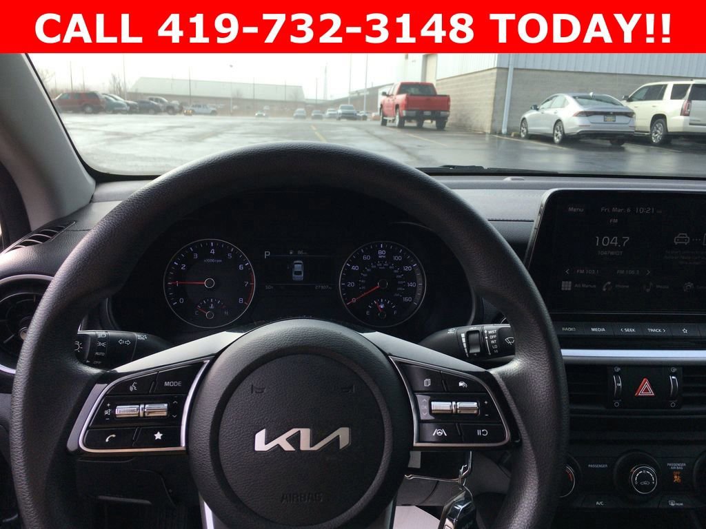 Used 2022 Kia Forte LXS w/ LXS Technology Package image 6