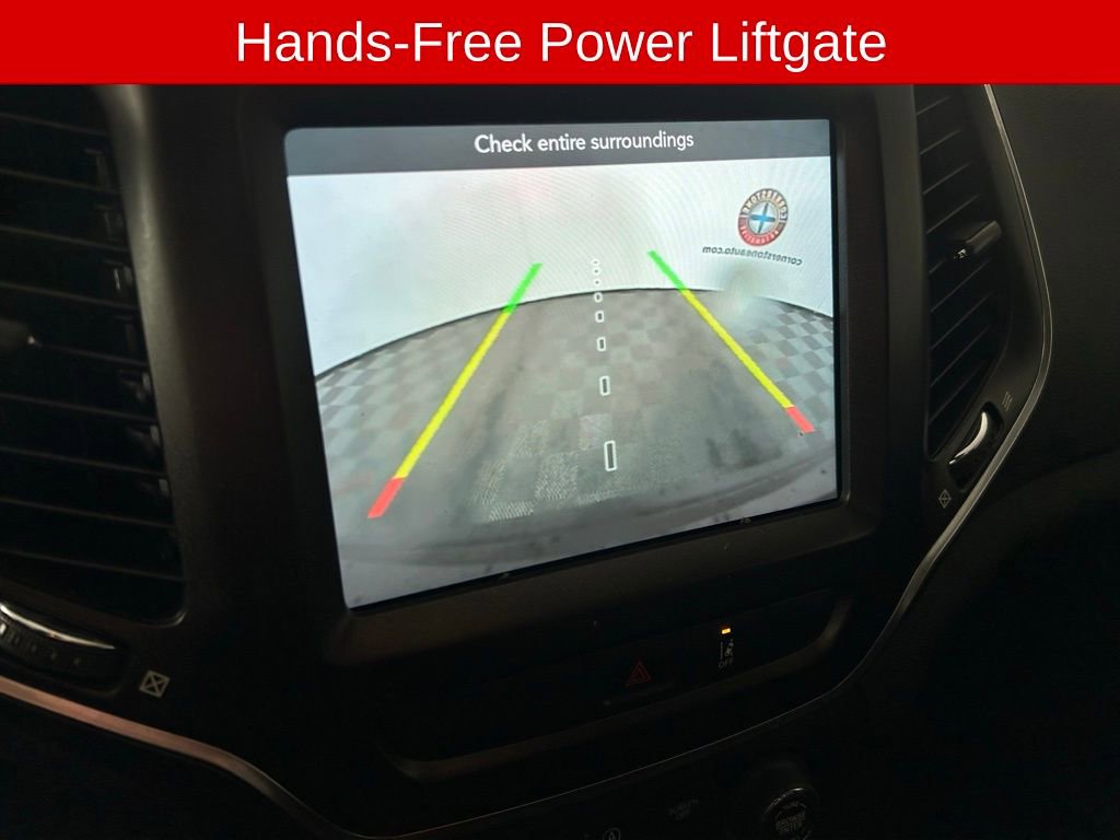 Used 2022 Jeep Cherokee Trailhawk w/ Comfort/Convenience Group AWD/4WD image 6