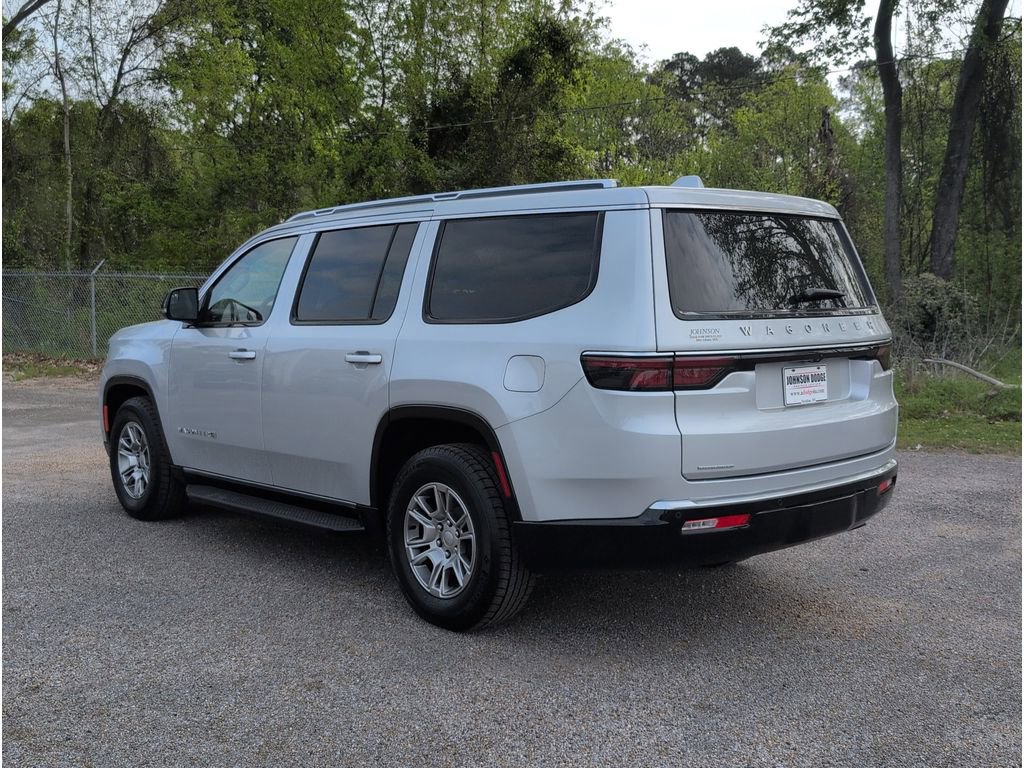 Used 2023 Jeep Wagoneer 4WD image 3