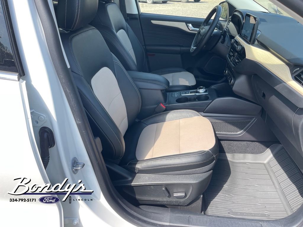 Used 2022 Ford Escape Titanium w/ Titanium Elite Package image 18