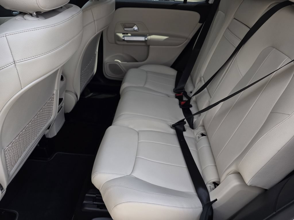 Used 2021 Mercedes-Benz GLB 250 image 17