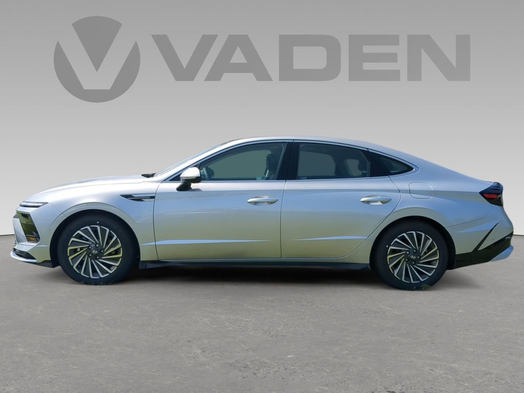 New 2025 Hyundai Sonata Limited image 4
