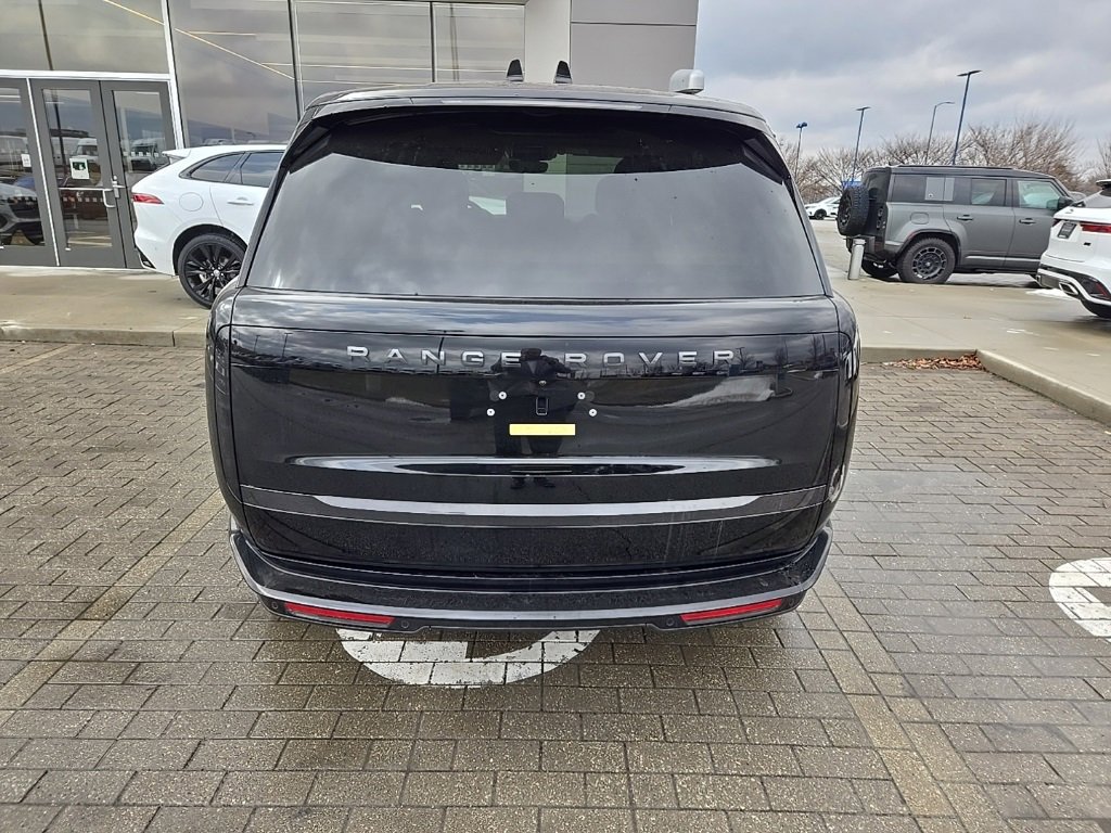 Used 2025 Land Rover Range Rover SE image 6