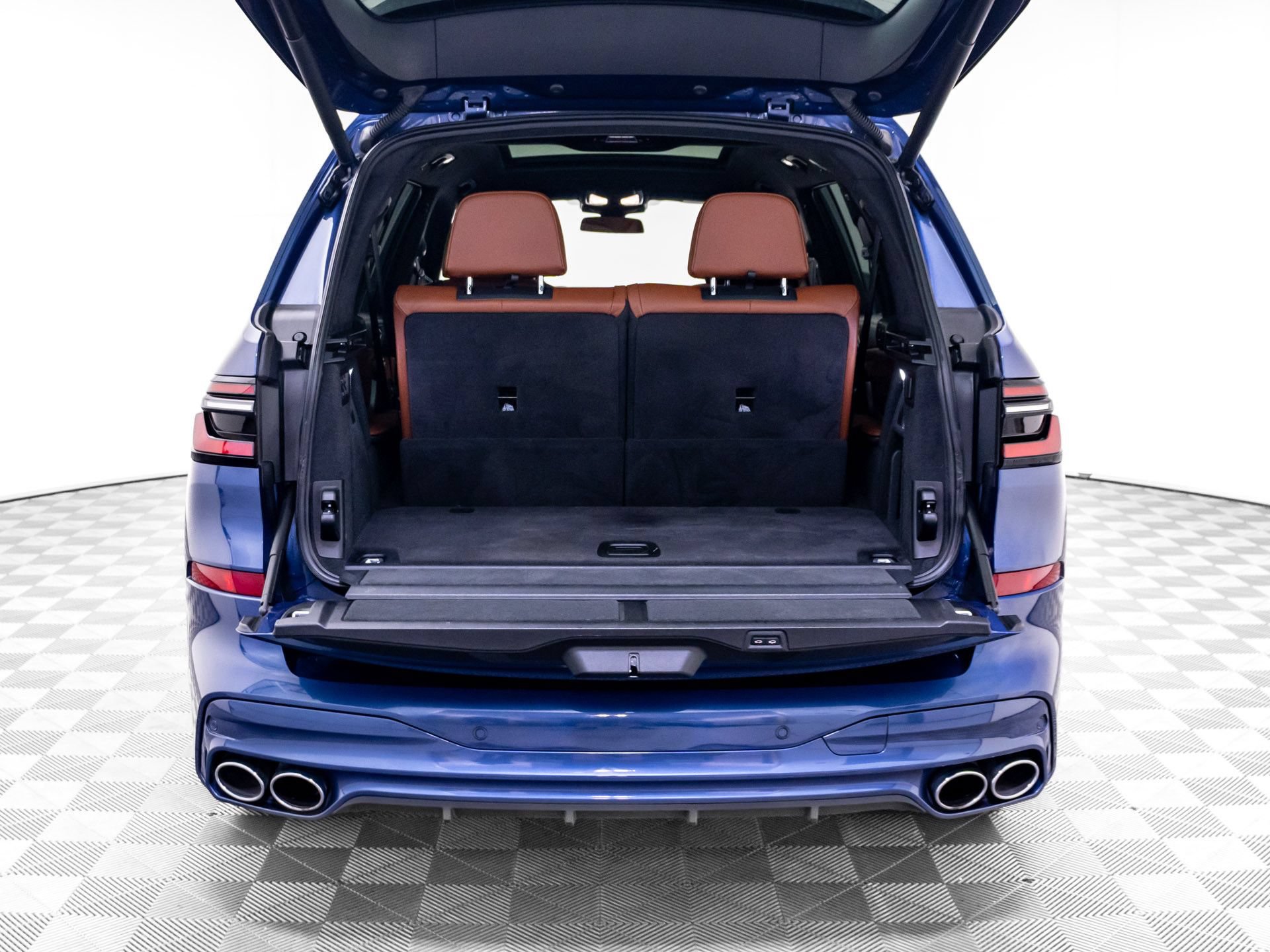 Used 2024 BMW ALPINA XB7 AWD/4WD image 39