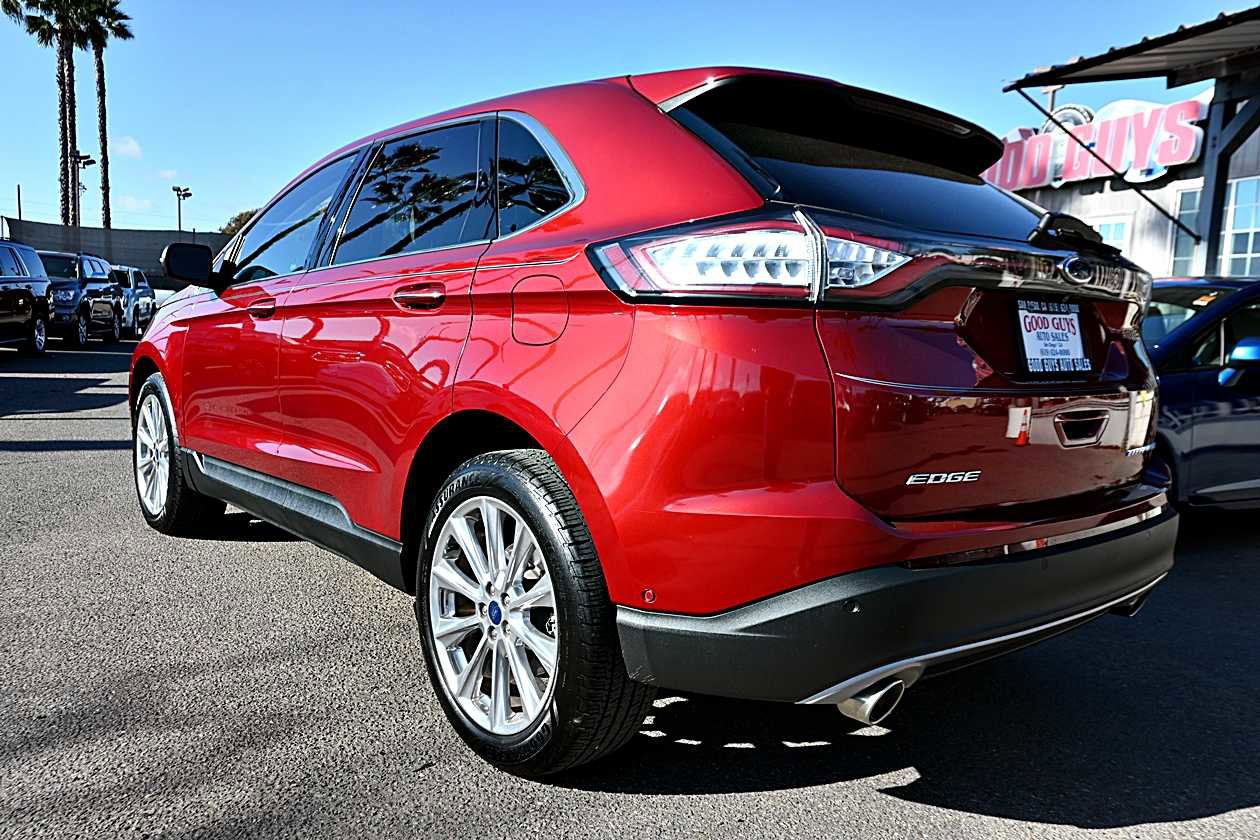Used 2017 Ford Edge Titanium w/ Equipment Group 302A FWD image 5