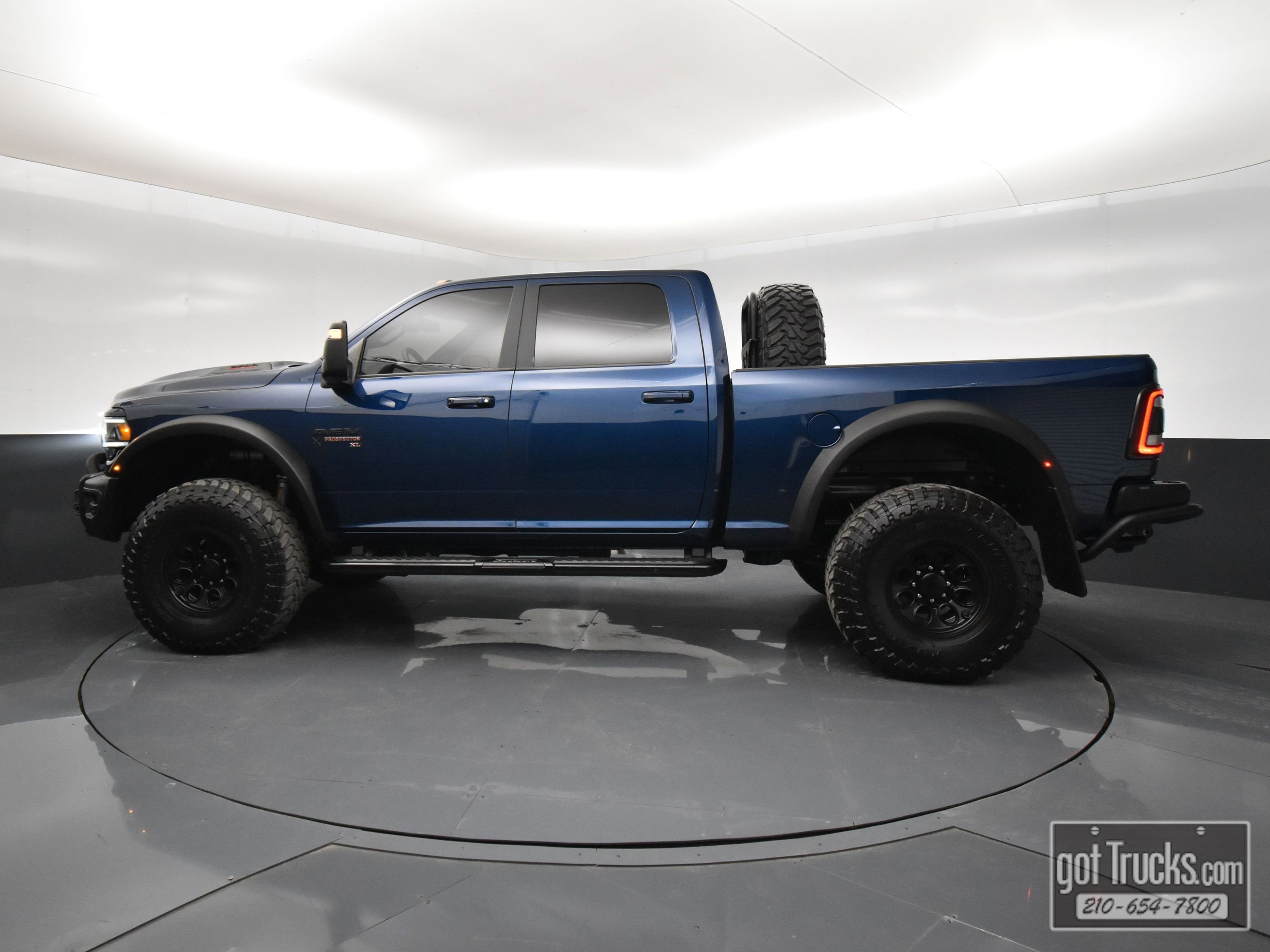 Used 2023 RAM 2500 Laramie w/ Night Edition image 3