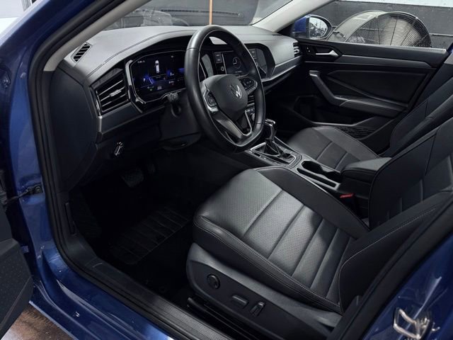 Used 2024 Volkswagen Jetta SE FWD image 15