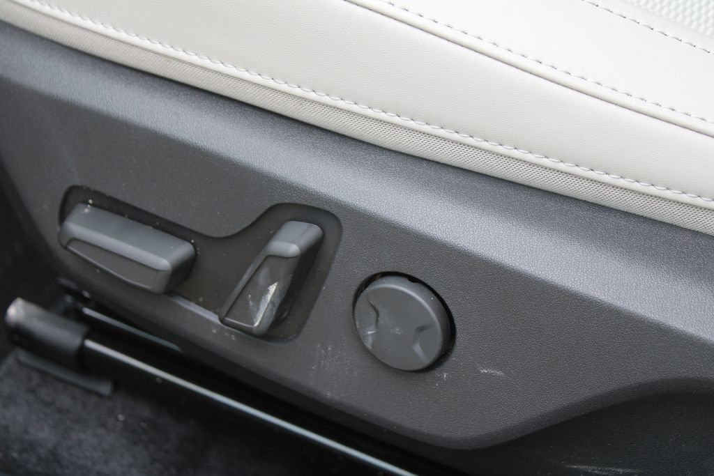 New 2026 Kia Niro EX FWD image 22