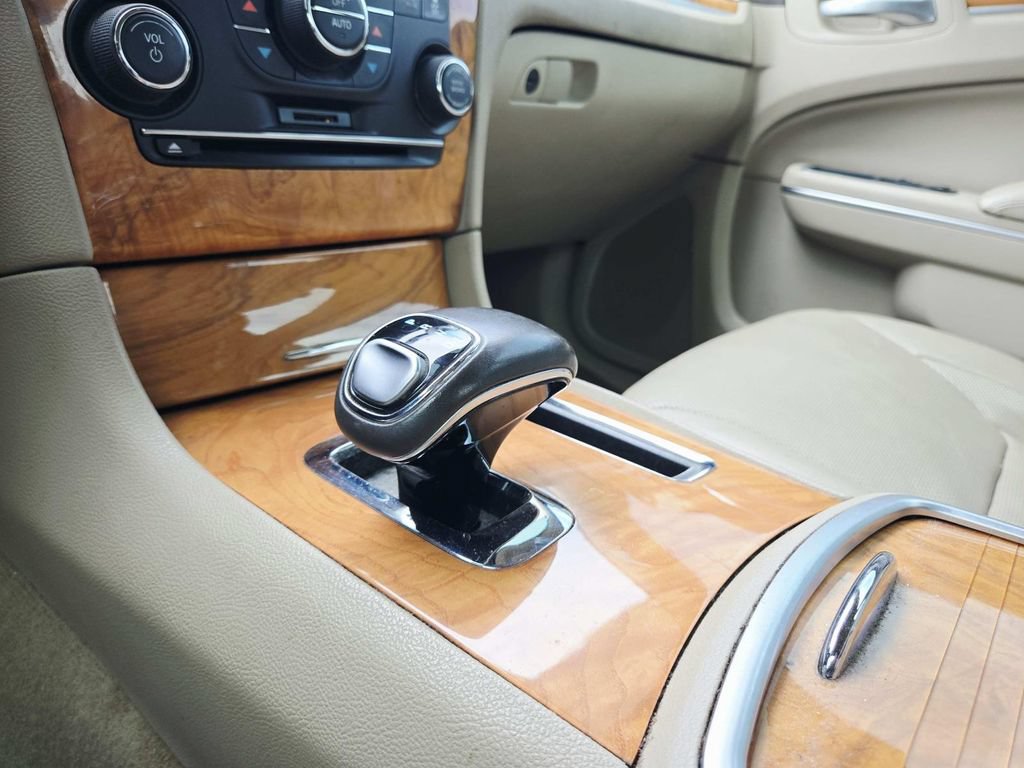 Used 2013 Chrysler 300 C RWD image 19