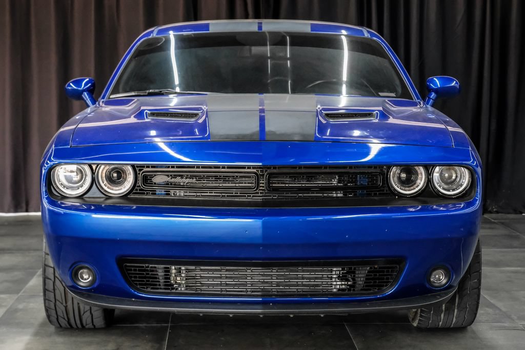 Used 2019 Dodge Challenger SXT w/ Blacktop Package RWD image 7