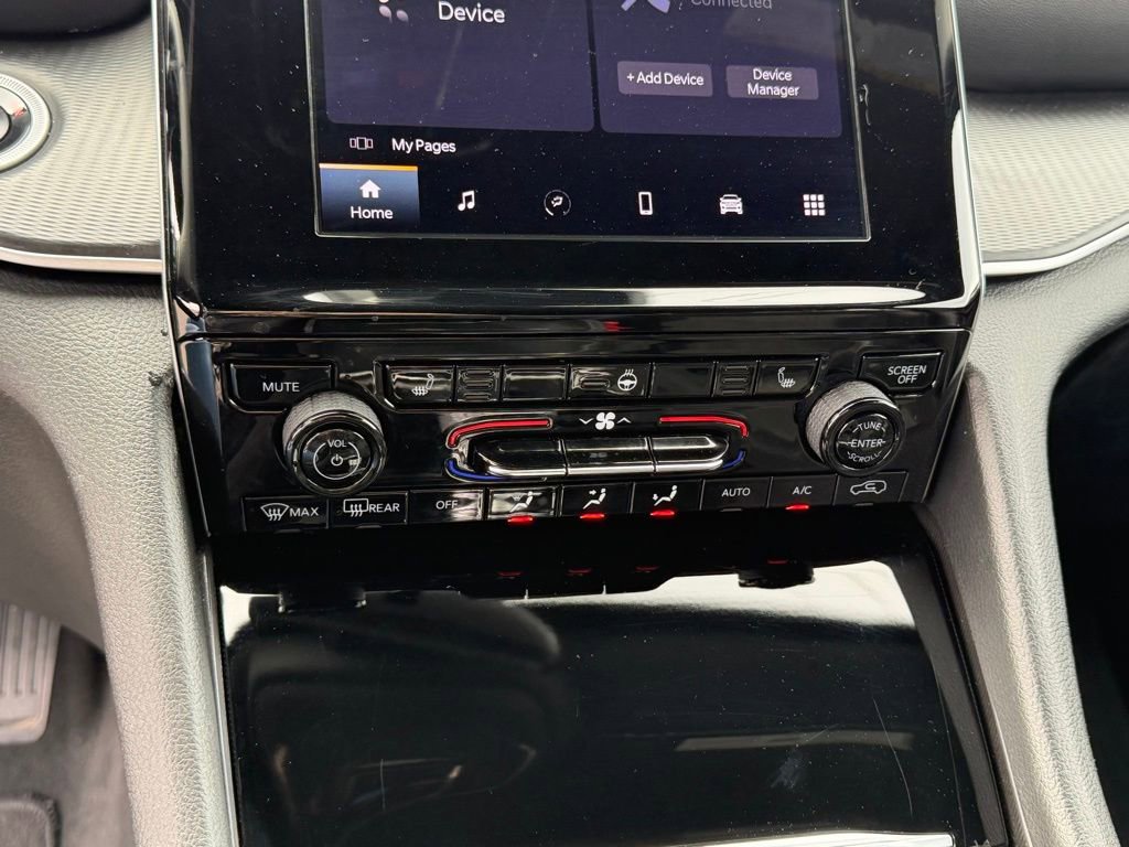 Used 2024 Jeep Grand Cherokee Altitude image 24