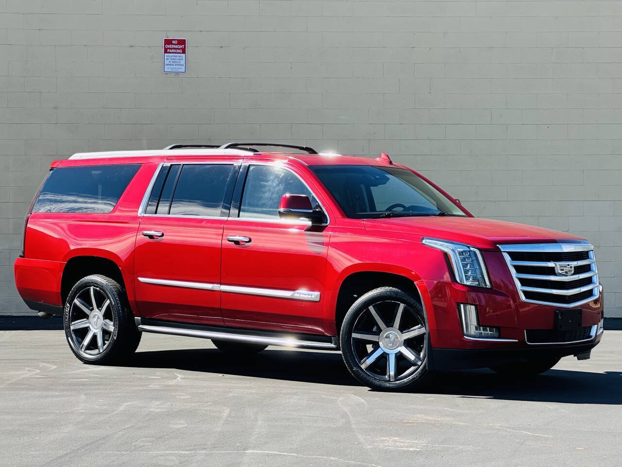 Used 2015 Cadillac Escalade ESV Luxury AWD/4WD image 2