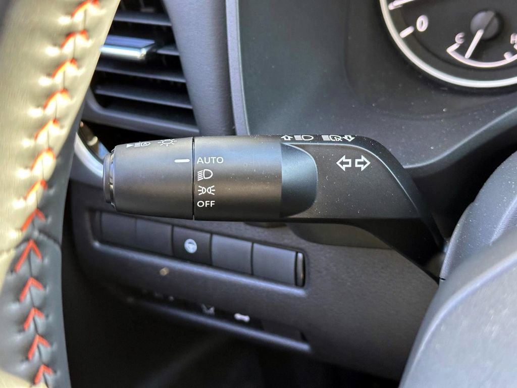 Certified 2025 Nissan Rogue SV image 23