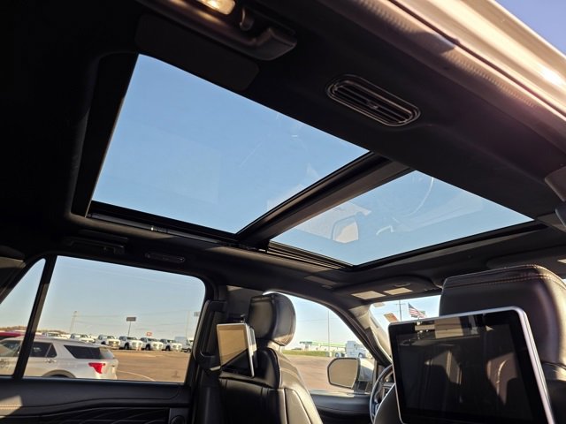 Used 2022 Ford Expedition Max Platinum image 12
