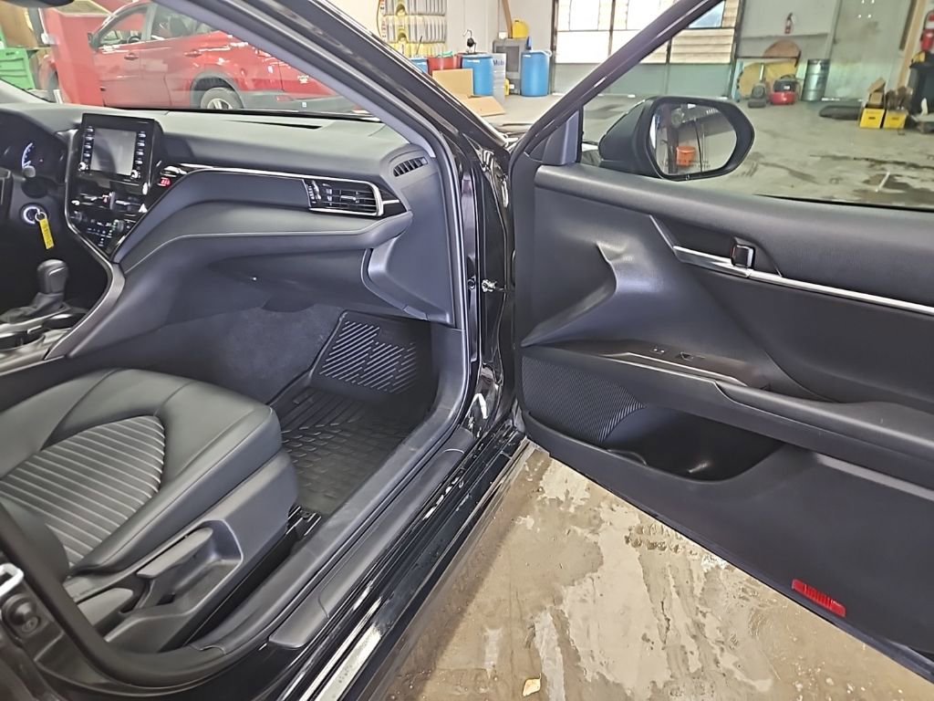 Used 2023 Toyota Camry SE image 35