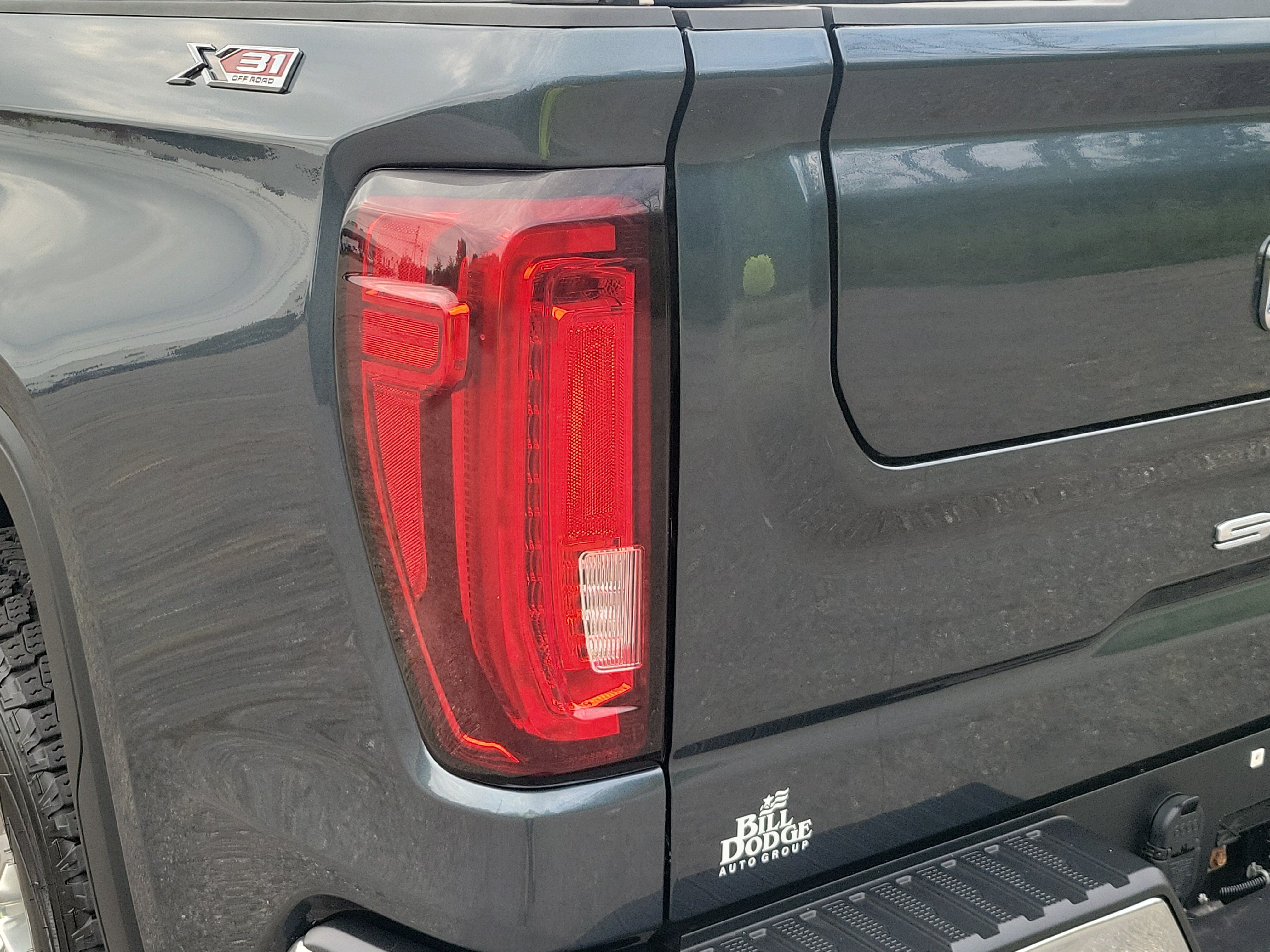 Used 2019 GMC Sierra 1500 SLT w/ SLT Premium Plus Package AWD/4WD image 11