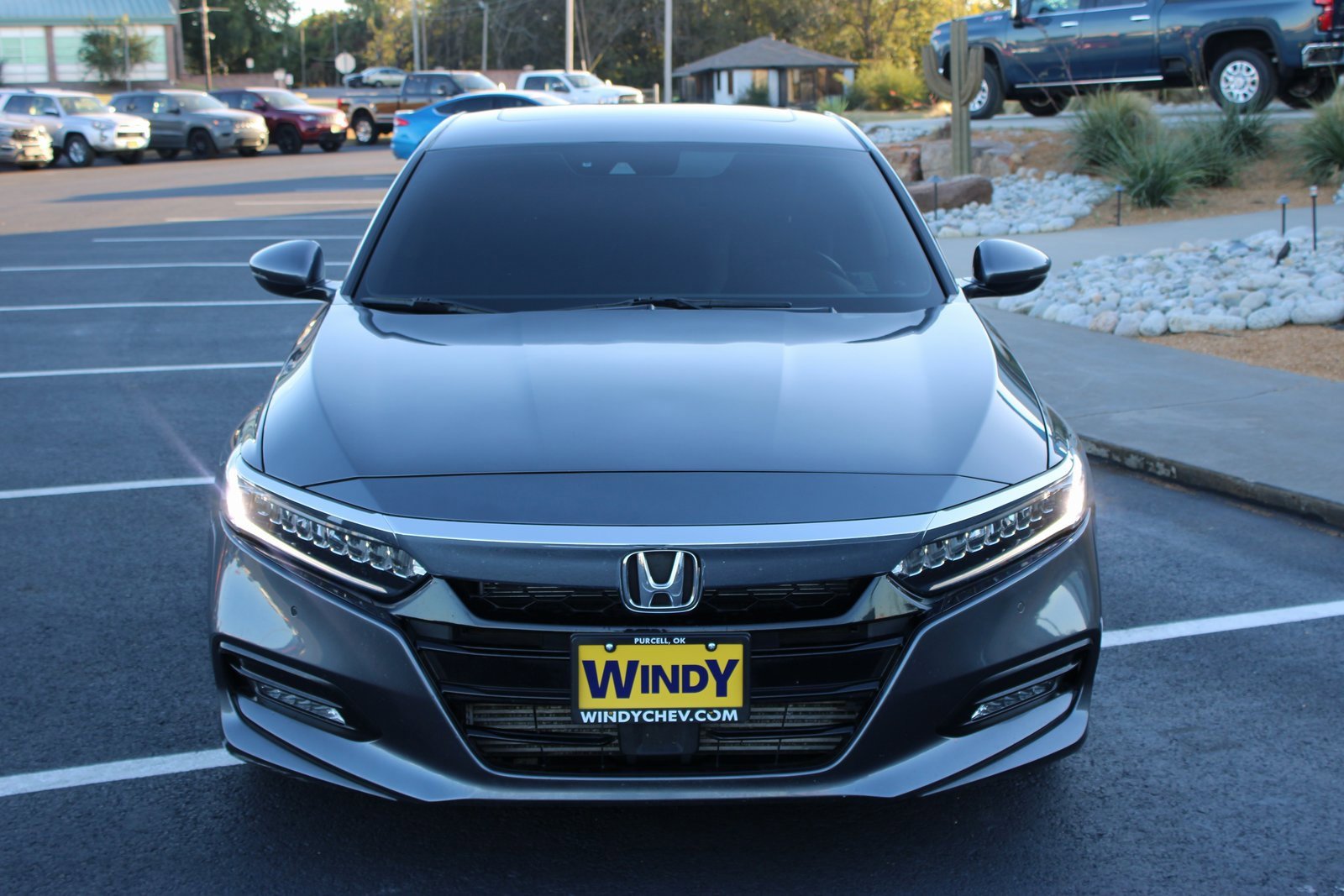 Used 2018 Honda Accord Touring image 3