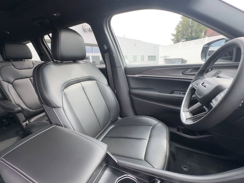 New 2026 Jeep Grand Cherokee L Limited w/ Limited Altitude Package image 20