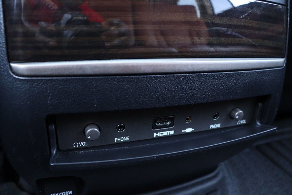 Used 2019 Lexus LX 570 4WD w/ Luxury Package image 70