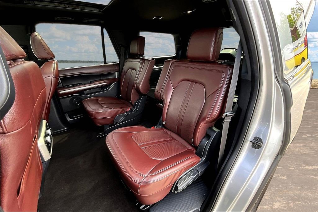 Used 2022 Ford Expedition Limited AWD/4WD image 24