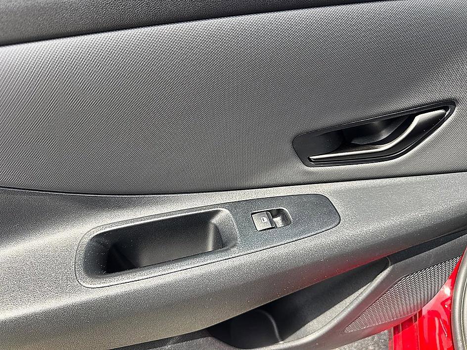 Used 2025 Hyundai Elantra Sport image 10