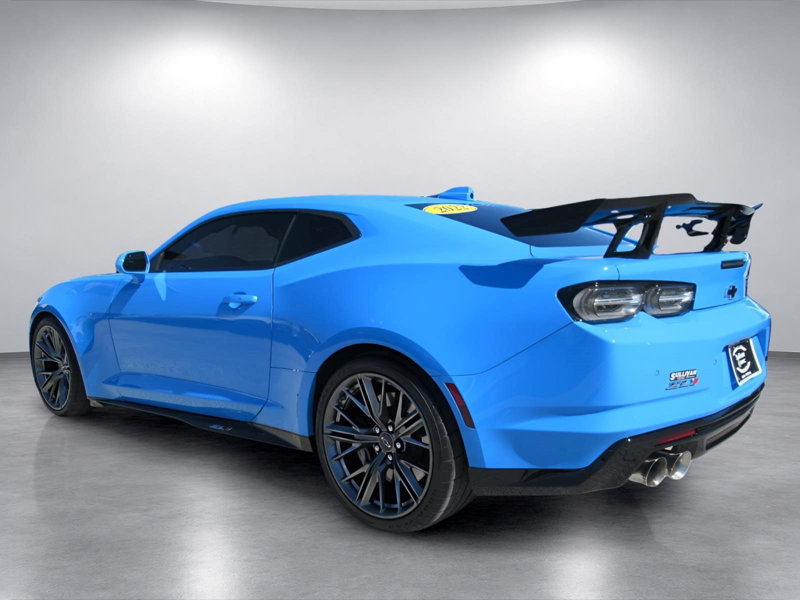 Used 2022 Chevrolet Camaro ZL1 RWD image 4