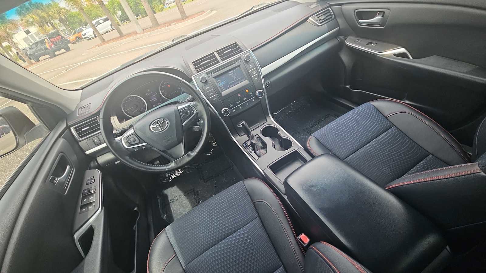 Used 2015 Toyota Camry SE FWD image 22