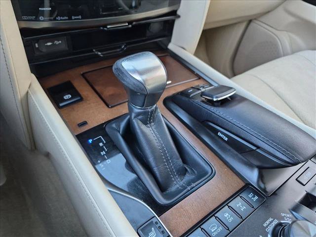 Used 2019 Lexus LX 570 4WD w/ Luxury Package image 12