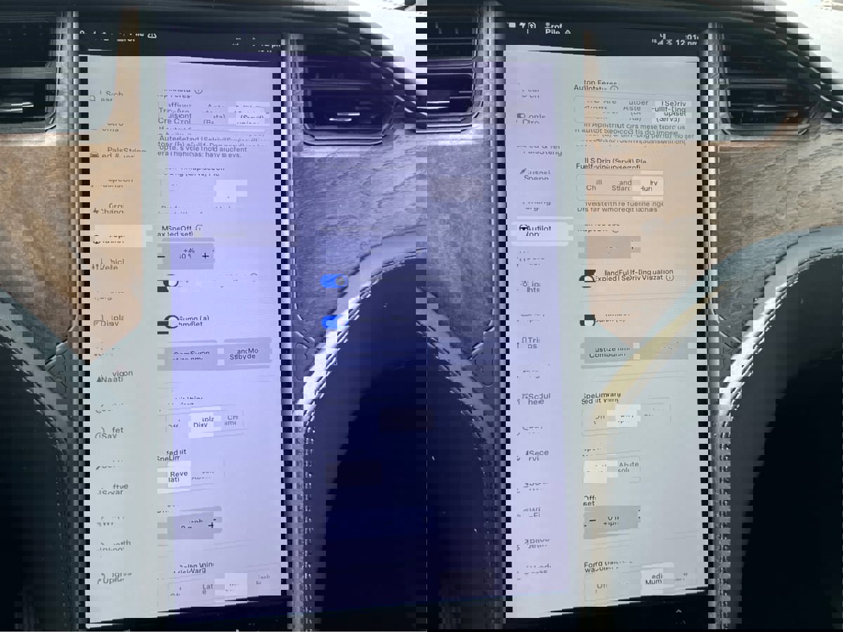 Used 2020 Tesla Model X Long Range image 39