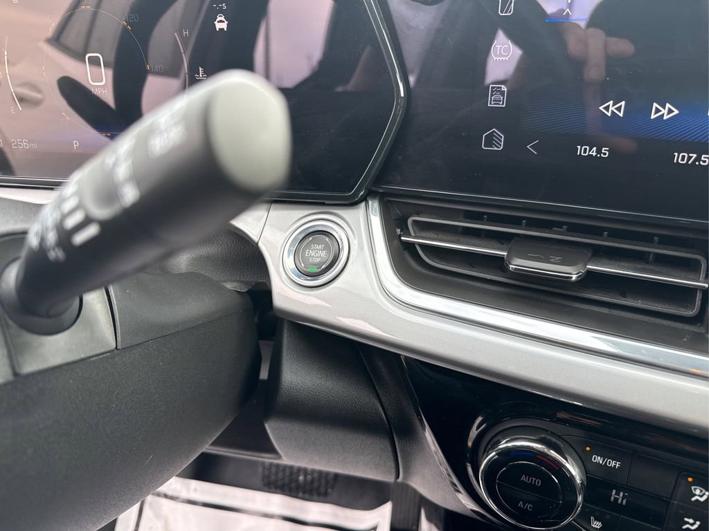 Used 2024 Chevrolet Trax LT w/ Driver Confidence Package image 8