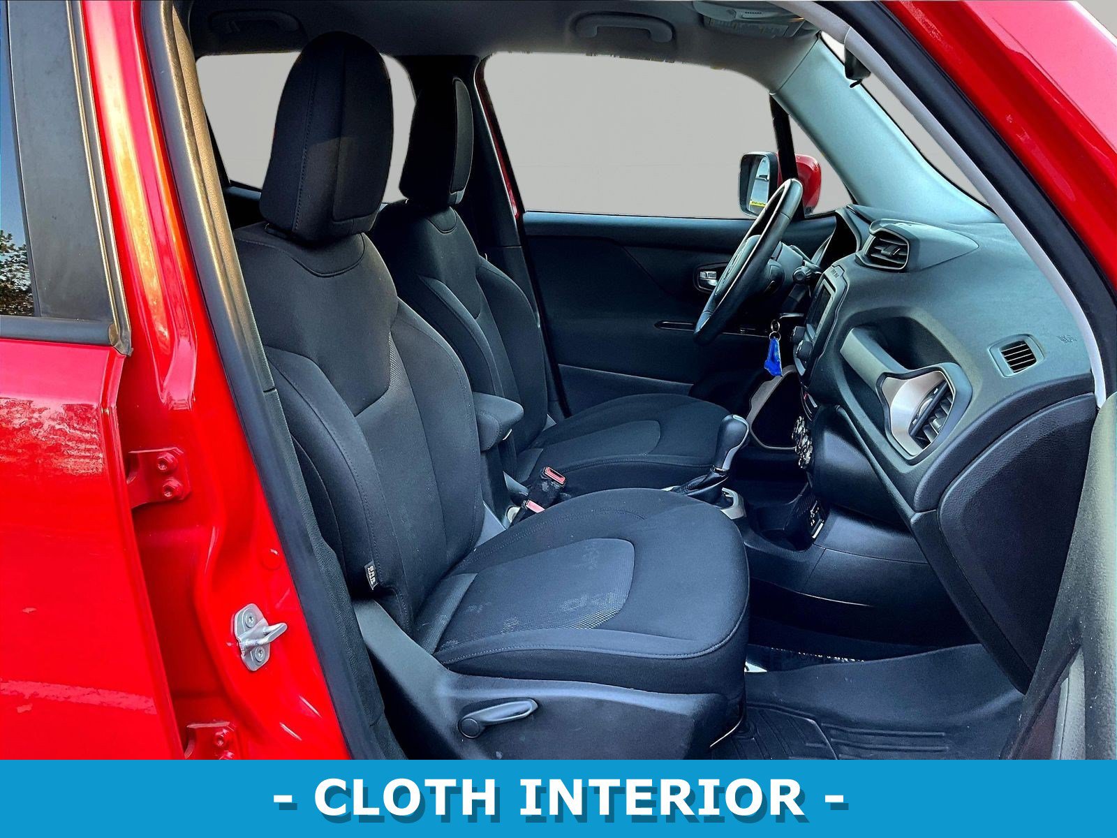 Used 2015 Jeep Renegade Latitude FWD image 28