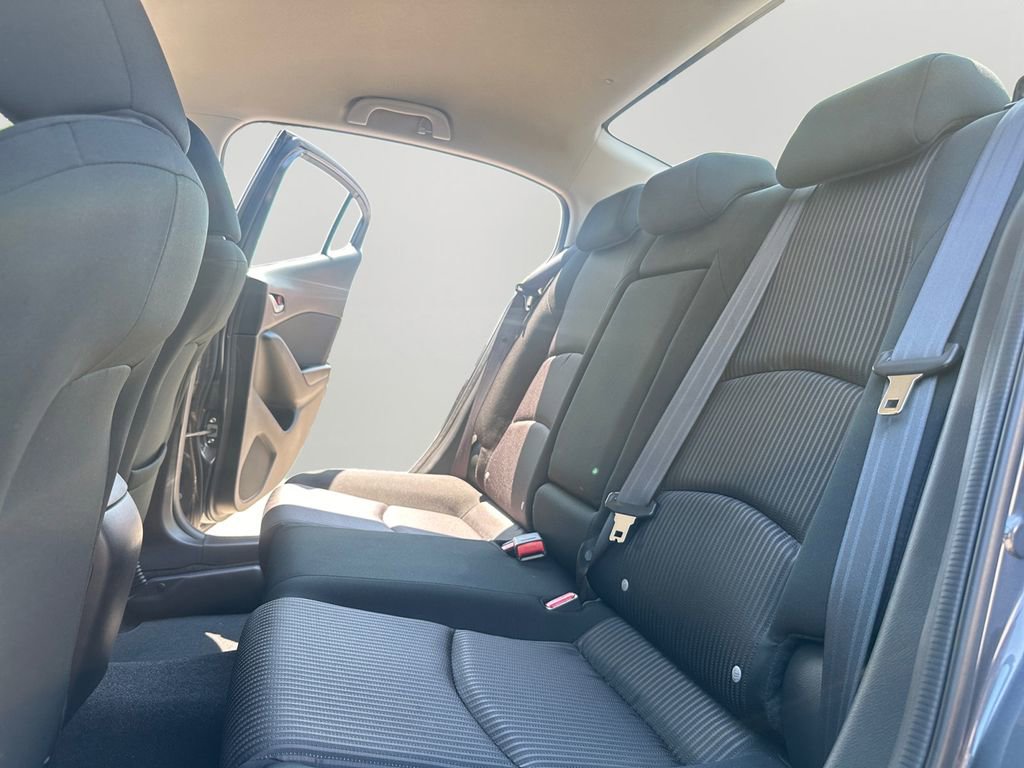 Used 2014 MAZDA MAZDA3 i Touring FWD image 24
