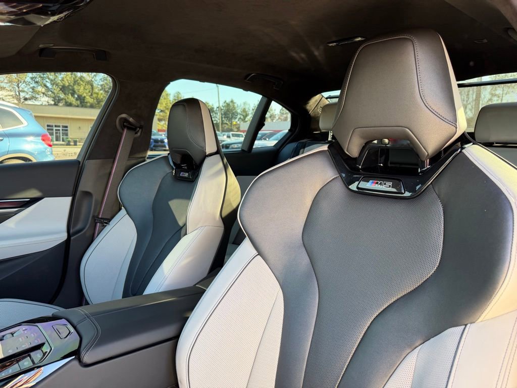 Used 2025 BMW M5 w/ Carbon Package image 11