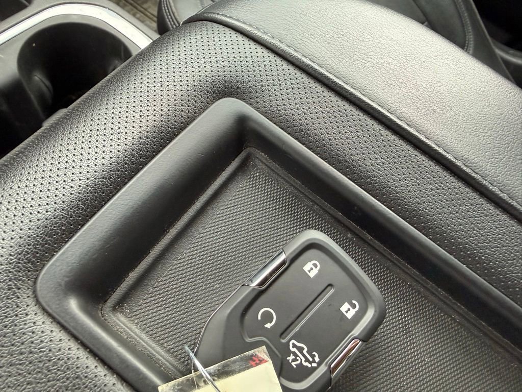 Used 2019 Chevrolet Silverado 1500 High Country w/ Technology Package image 11