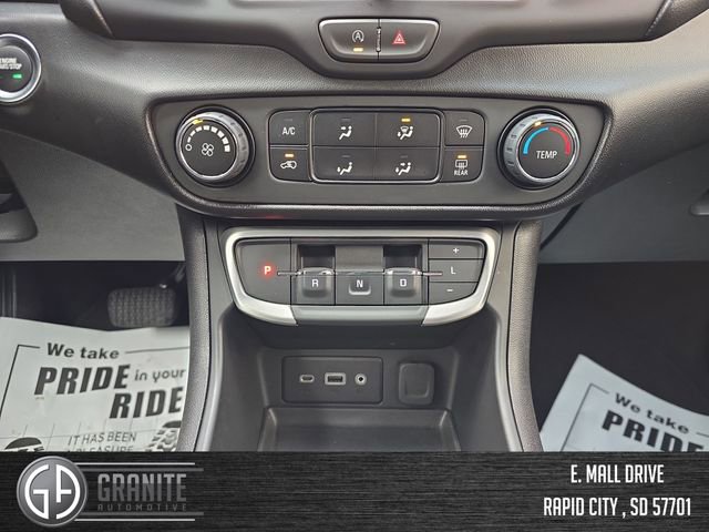 Used 2024 GMC Terrain SLE image 18