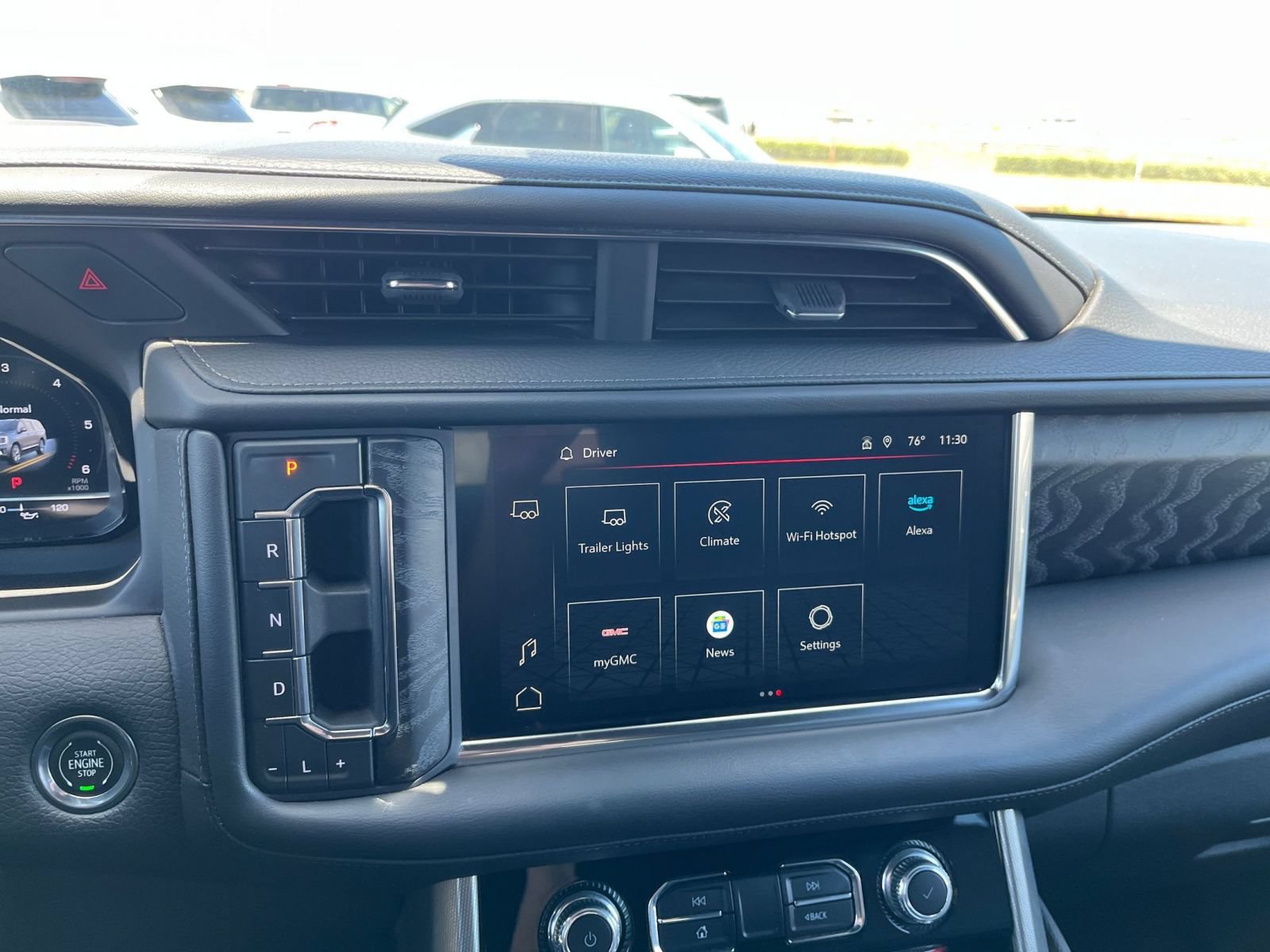 Used 2023 GMC Yukon Denali RWD image 16