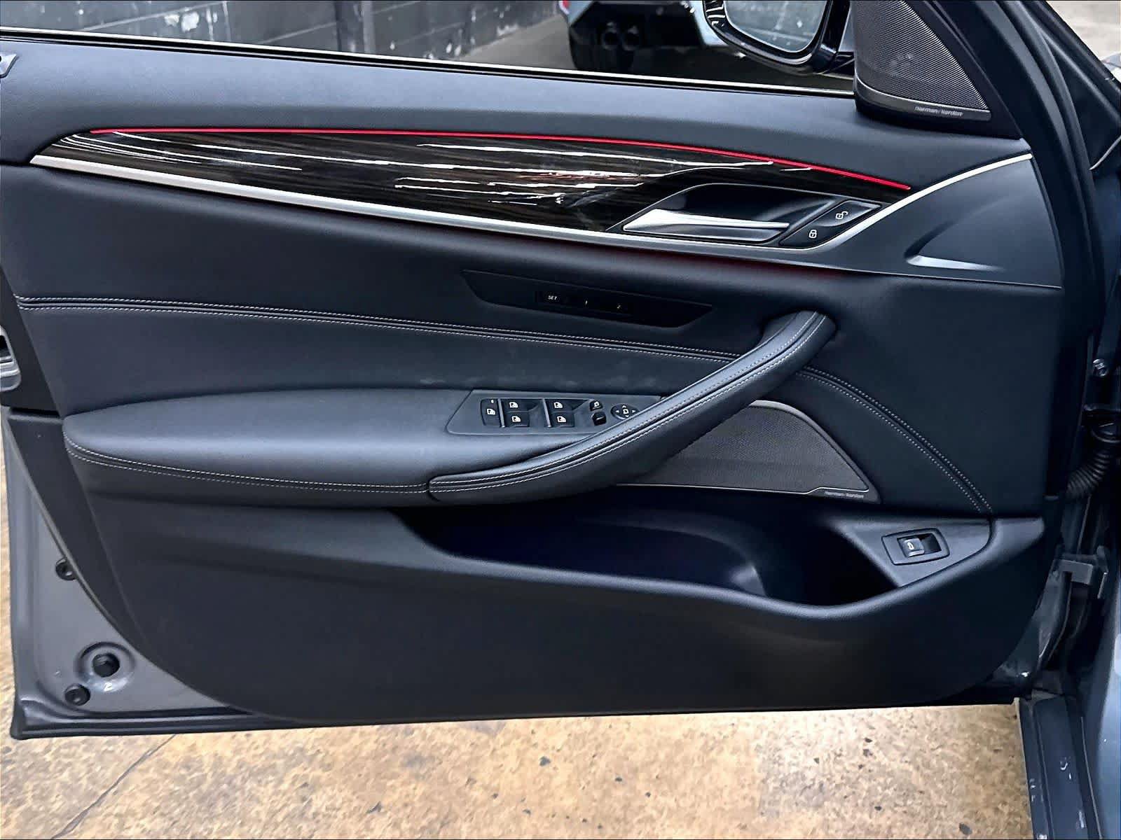 Used 2023 BMW 530i w/ Premium Package RWD image 25